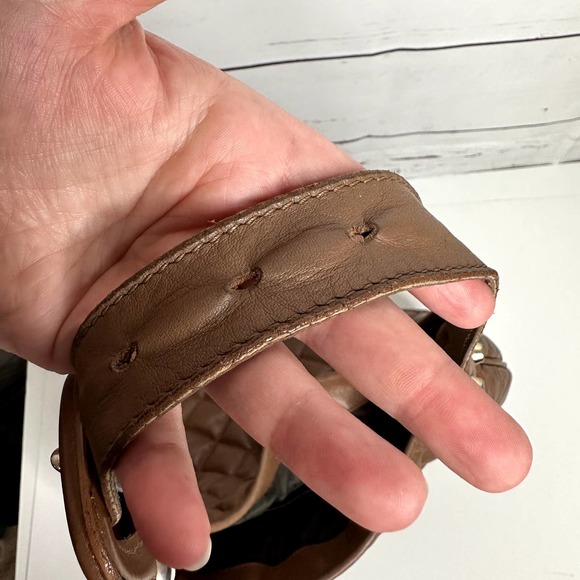 Burberry Quilted Light Brown Leather Brooke Hobo Shoulder Bag with Lock and key - Picture 16 of 16